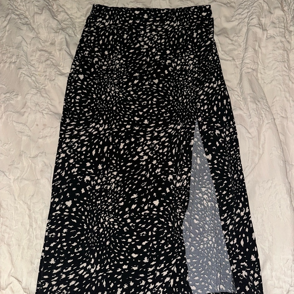NWOT Windsor Black and White Midi Skirt